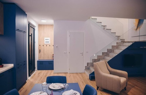 Ishem Villa | Parrot's Home Lalez Bay
