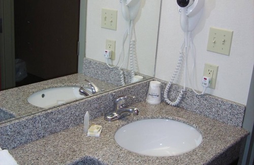 Parry Sound Hotel | Parry Sound Inn & Suites