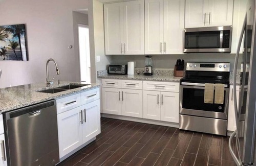 Florida Central Atlantic Coast House | Parsley · New! Luxury, Near Disney & Universal. Sleep 9