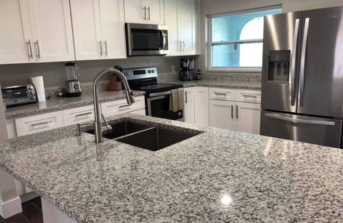 Florida Central Atlantic Coast House | Parsley · New! Luxury, Near Disney & Universal. Sleep 9