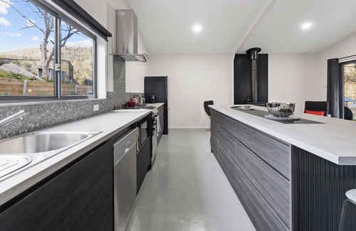 Dargo House | Parsons Flat River Barn - Enjoy a world of adventure or unwind on the porch
