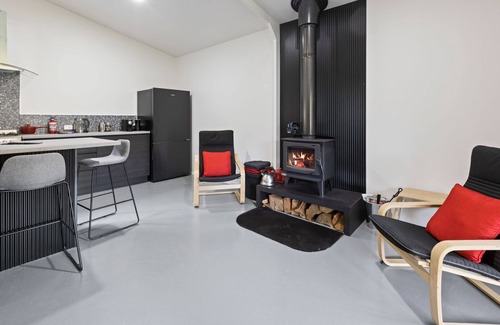 Dargo House | Parsons Flat River Barn - Enjoy a world of adventure or unwind on the porch