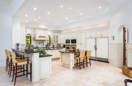 Paradise Valley House | PARSONS VILLAS - Jackrabbit Mansion | $6M Home w/Gorgeous Back Yard | Heated Pool/Spa | Put Green!