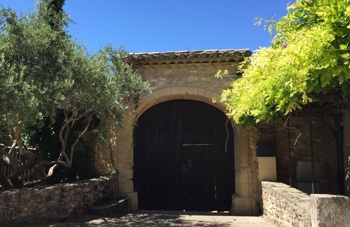 Maubec House | Part of Résidence Lou Boulidou, former winery, now unique holiday homes.