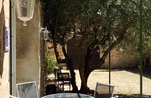 Maubec House | Part of Résidence Lou Boulidou, former winery, now unique holiday homes.