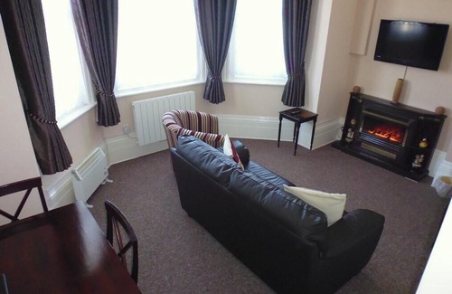 Sandown Apartment | Parterre Holiday Apartments 7