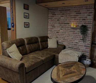 Abu Snan Cabin | Parthenon athena