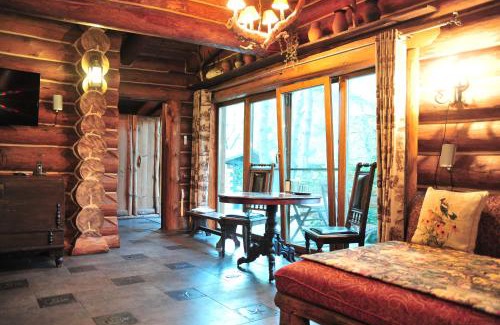 Romankiv Hotel | Partizan BeerLogovo Hotel