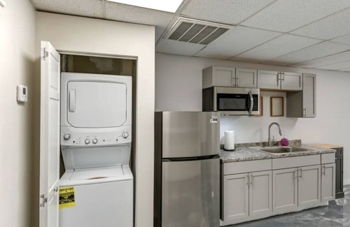 Nashville Apartment | Party! Gather! Celebrate! Eat Hot Chicken!n5 miles from downtown Nashville