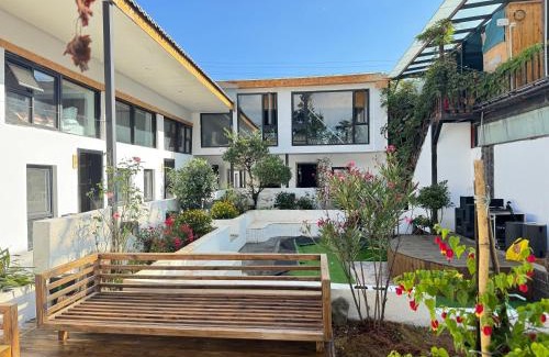 Lijiang House | Party House