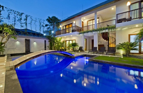 Dewi Sri Villa | ⚡ Party Villa ⚡ True Colors up to 26 sleeps, 6 BR