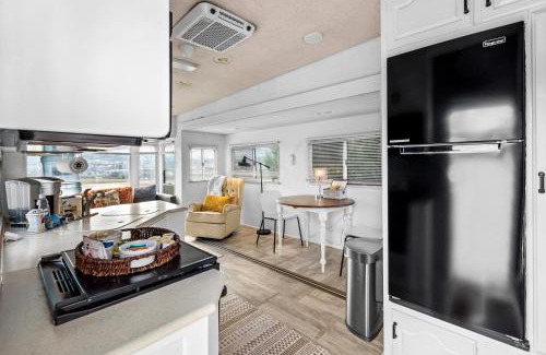 Talent Apartment | Paschal Winery - Glamp Cottage Trailer