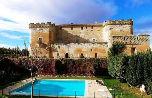 Villanueva de Canedo Other | Paso de Guardia - One Bedroom Castle, Sleeps 2