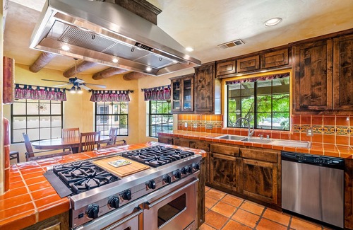 San Miguel House | Paso Robles Wine Country-Silver Owl Vineyard with Private Pool