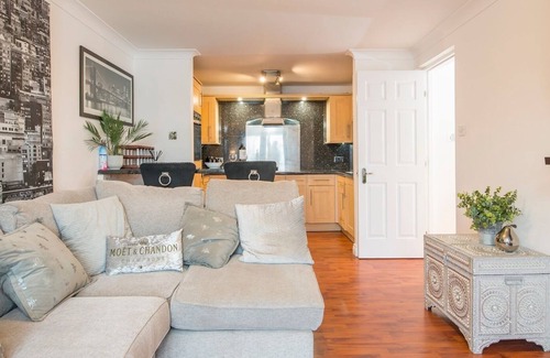 Atlantic Wharf Apartment | Pass the Keys | 2 Bed Apartment with Views & Parking very central!