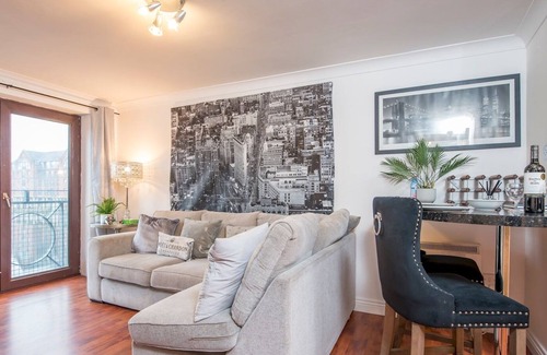 Atlantic Wharf Apartment | Pass the Keys | 2 Bed Apartment with Views & Parking very central!