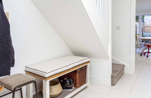 Cherry Hinton House | Pass the Keys | 3BR Newly Built Contemporary Home in Historic City near Addenbrooke's