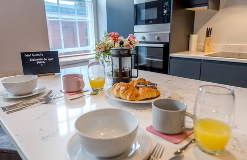 Shrewsbury Apartment | Pass the Keys | 5B One bedrom Central Modern Apartment