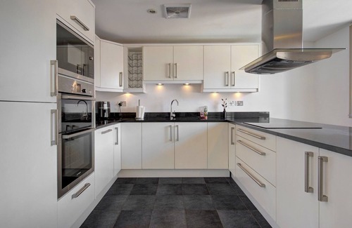 Trafford Apartment | Pass the Keys | Amazing 2 Bed in Altrincham