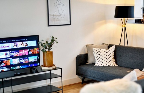 St. Thomas Apartment | Pass the Keys | Bays Reach - Stylish 2 bed apartment with parking