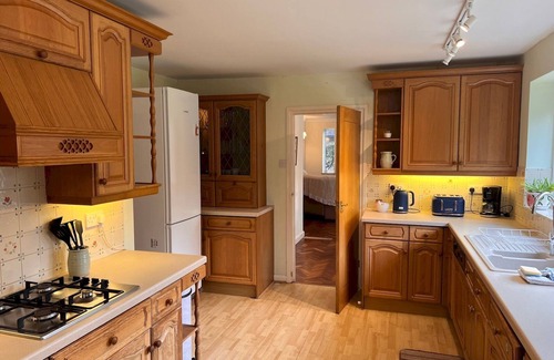 Beaconsfield House | Pass the Keys | Beaconsfield Peaceful Bungalow