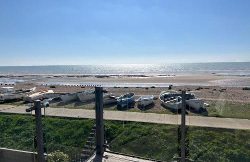 Hastings House | Pass the Keys Beachfront Bliss at Laughing Water