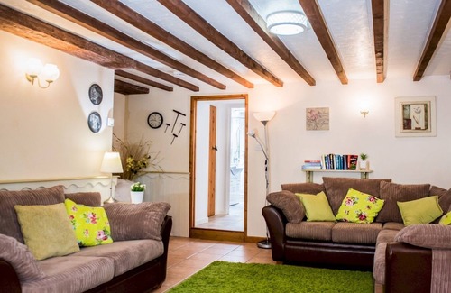 Tremain House | Pass the Keys | Beautiful Cottage - Perfect for Al Fresco Dining