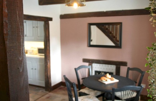 Mickle Trafford House | Pass the Keys | Beautiful 2 bed cottage - 10 mins from Chester!
