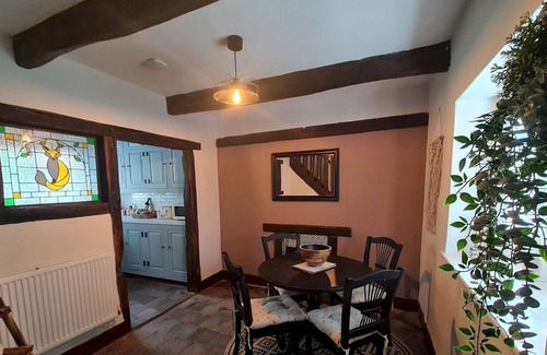 Mickle Trafford House | Pass the Keys | Beautiful 2 bed cottage - 10 mins from Chester!