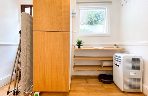 Vassall Apartment | Pass the Keys | Beautiful 2BR Apt, private garden