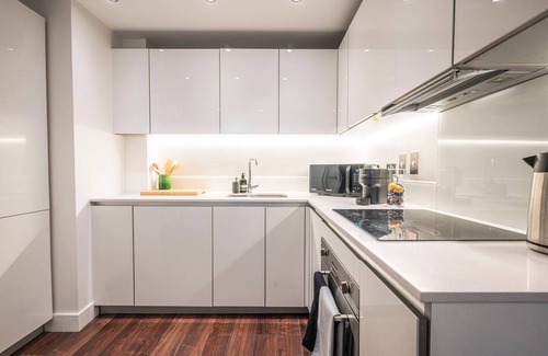 Peckham Apartment | Pass the Keys | Boutique Peckham Flat 12 mins to London Bridge