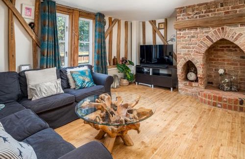 Lacey Green House | Pass the Keys Bradenham Barn in The Chiltern Hills