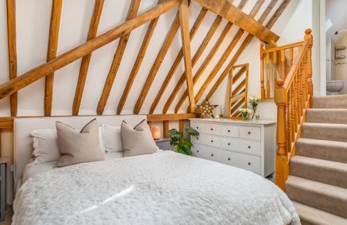 Lacey Green House | Pass the Keys Bradenham Barn in The Chiltern Hills