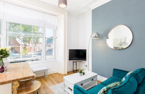 Leamington Spa Apartment | Pass the Keys Central Leamington Spa 2 Bed Flat with Parking