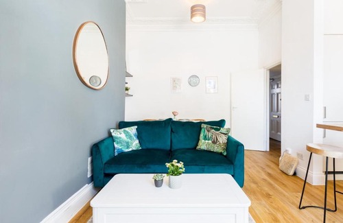 Leamington Spa Apartment | Pass the Keys Central Leamington Spa 2 Bed Flat with Parking