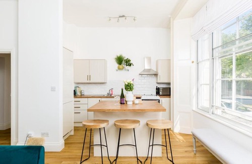 Leamington Spa Apartment | Pass the Keys Central Leamington Spa 2 Bed Flat with Parking