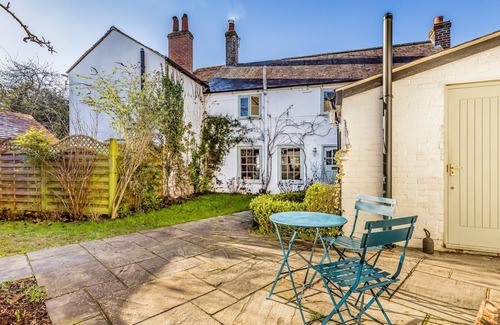 Funtington House | Pass the Keys | Charming Downland Cottage
