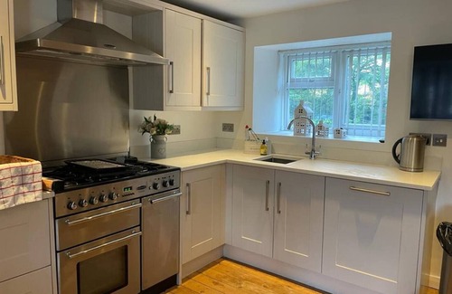 Hope Valley House | Pass the Keys | Charming Cosy Chocolate Box Stone Cottage