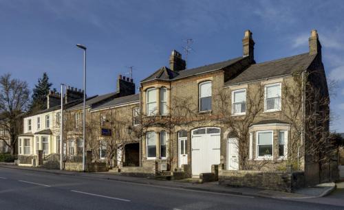 Cambridge House | Pass the Keys Charming Cottage in the City Centre Free Parking