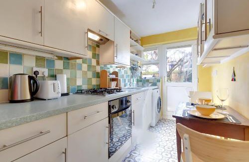 Cherry Hinton Apartment | Pass the Keys Charming Ground Floor Flat with Free Parking