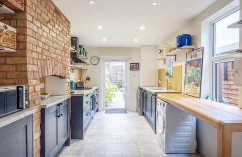 Oxford House | Pass the Keys | Charming 4BR Victorian Townhouse - Central Oxford