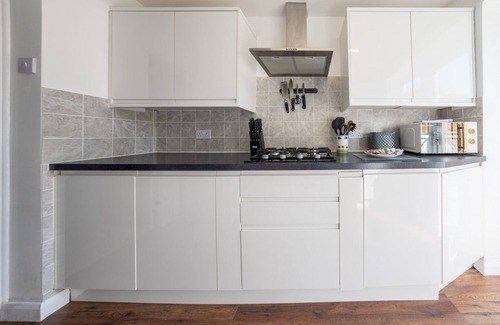 Great Baddow House | Pass the Keys | Comfortable 4 Bedroom home In Chelmsford | Parking
