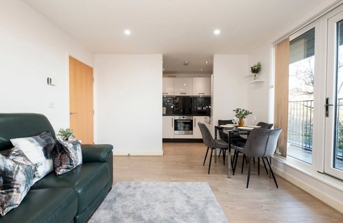 Whittington Apartment | Pass the Keys | Cosy 2-Bed 2-Bath- 2 Mins to Tube, Near London Museum