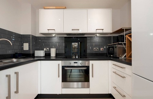 Whittington Apartment | Pass the Keys | Cosy 2-Bed 2-Bath- 2 Mins to Tube, Near London Museum