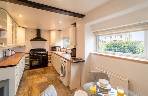 Cassington House | Pass the Keys | Cosy 2 Bed Terrace | Peaceful Village location