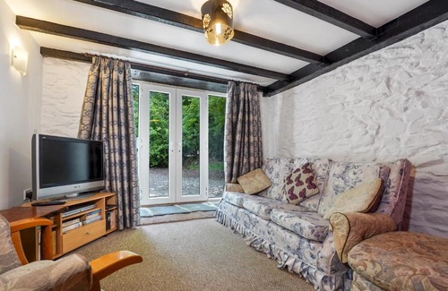 Bontnewydd House | Pass the Keys Cosy 3 Bedroom Barn Conversion with pool