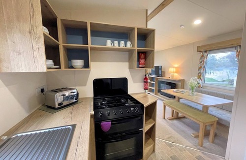 Beattock House | Pass the Keys | Cosy 3BR Getaway in Beautiful Country Park