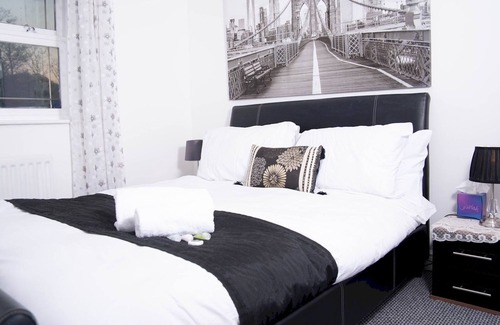 Maidstone House | Pass the Keys | Cosy Retreat with River View FREE Parking Nr Town