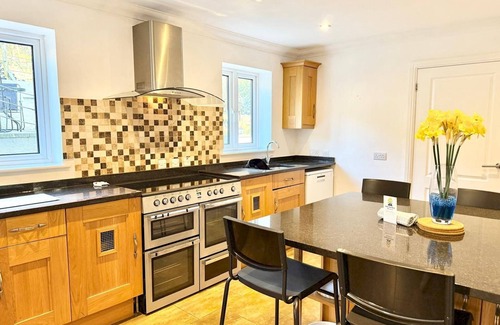 Reynoldston House | Pass the Keys | Countryside Retreat in Reynoldston Gower,Sleeps 10