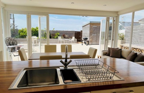 Lydd-on-Sea House | Pass the Keys Fabulous Beach Front Holiday Location